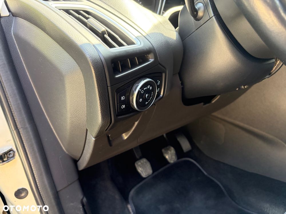 Ford Focus - 23