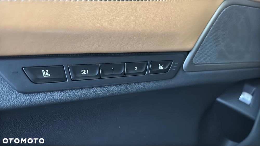 BMW Seria 7 730d xDrive mHEV sport - 32