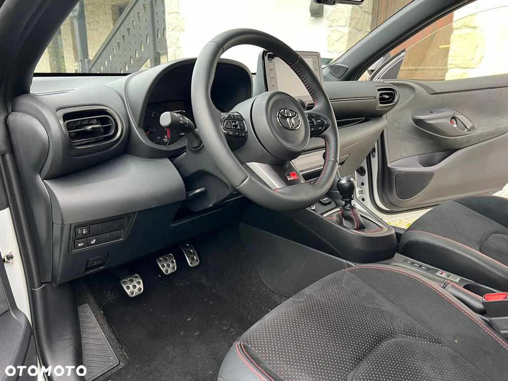 Toyota Yaris GR 1.6 Dynamic - 11
