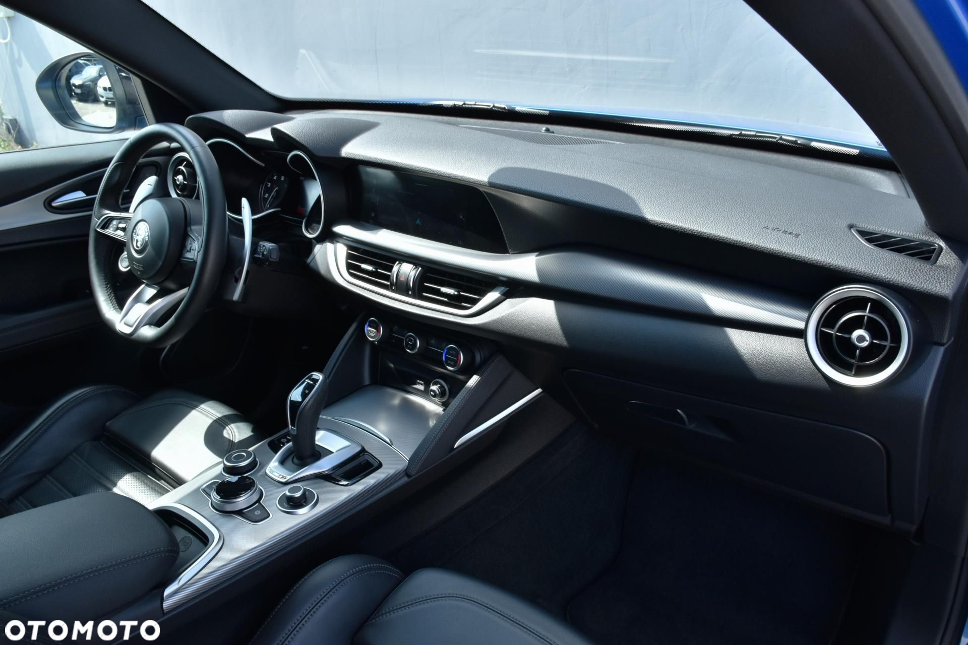 Alfa Romeo Stelvio - 16