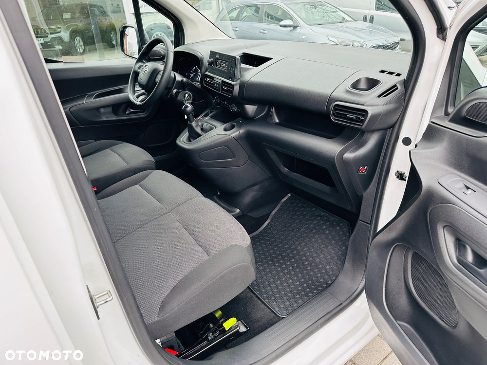 Toyota Proace City 1.5 D-4D  2,3t Active - 17