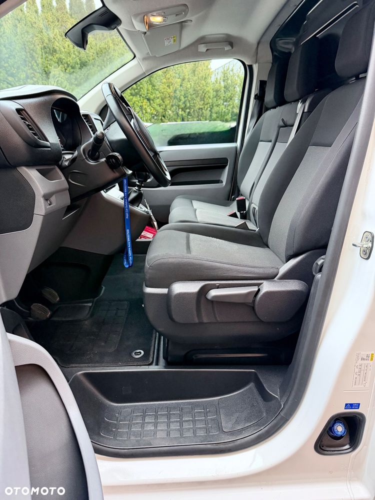 Opel Vivaro - 24
