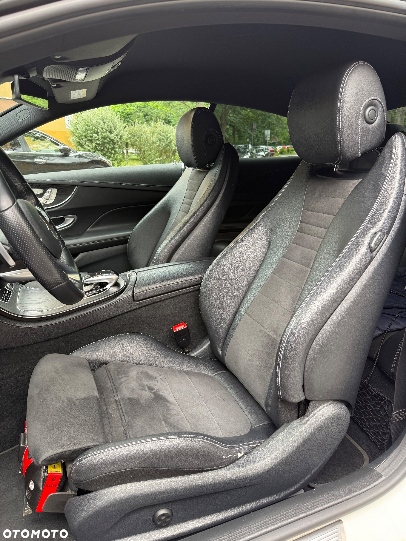 Mercedes-Benz Klasa E 220 d Coupe 4-Matic 9G-TRONIC - 9