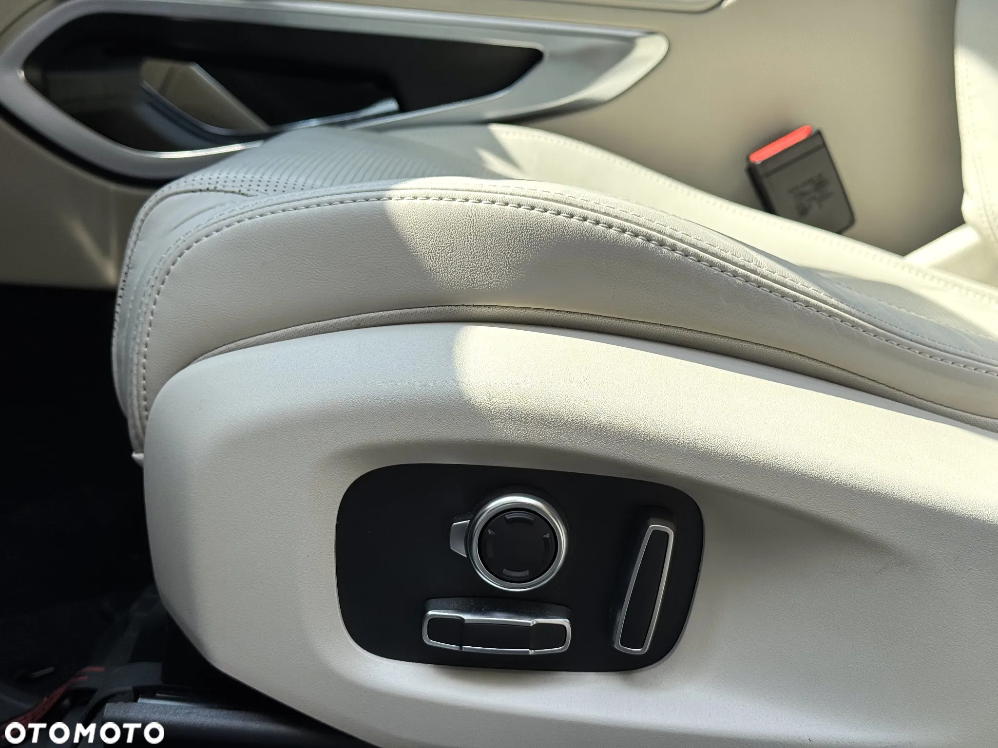 Jaguar F-Pace D200 AWD R-Dynamic S - 16