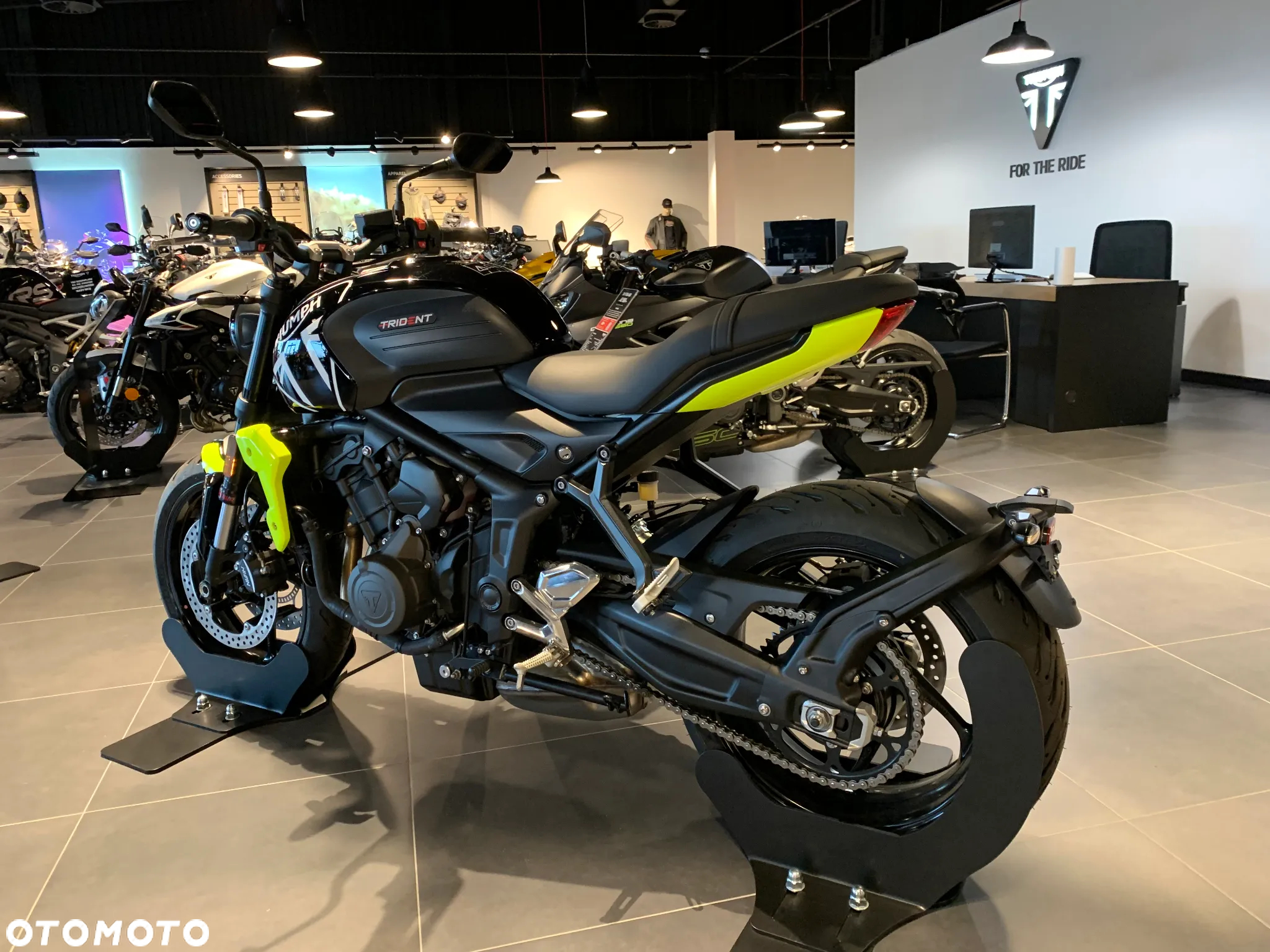 Triumph Trident - 3