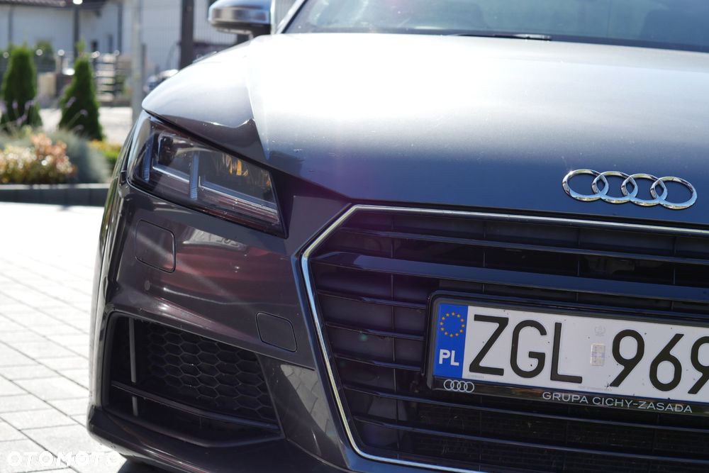 Audi TT Coupé - 16