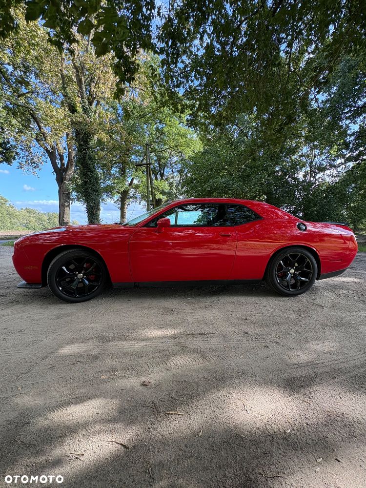 Dodge Challenger - 10