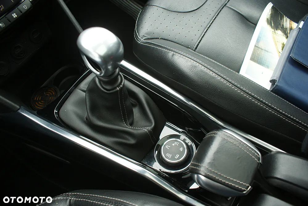 Peugeot 2008 e-HDi FAP 115 STOP & START Allure - 12