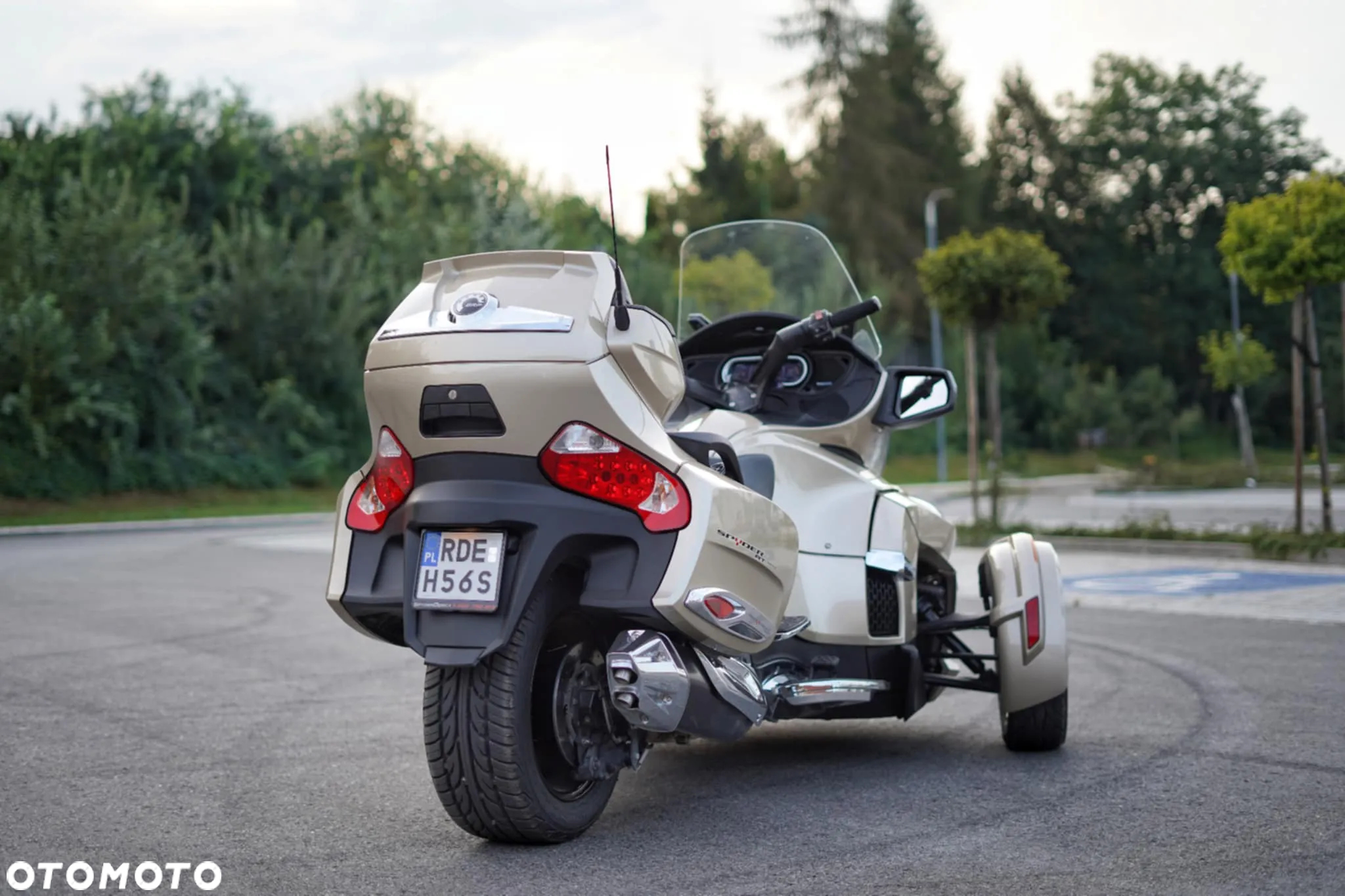 Can-Am Spyder - 10