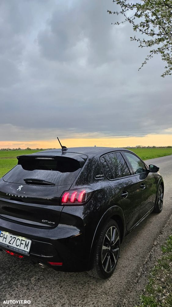 Peugeot 208 1.2 L PureTech STT EAT8 GT Line - 17