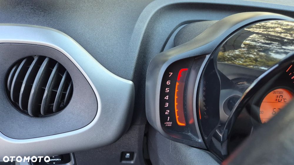 Toyota Aygo x-play - 19