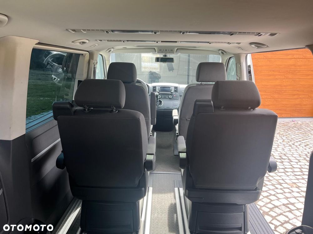 Volkswagen Multivan - 13