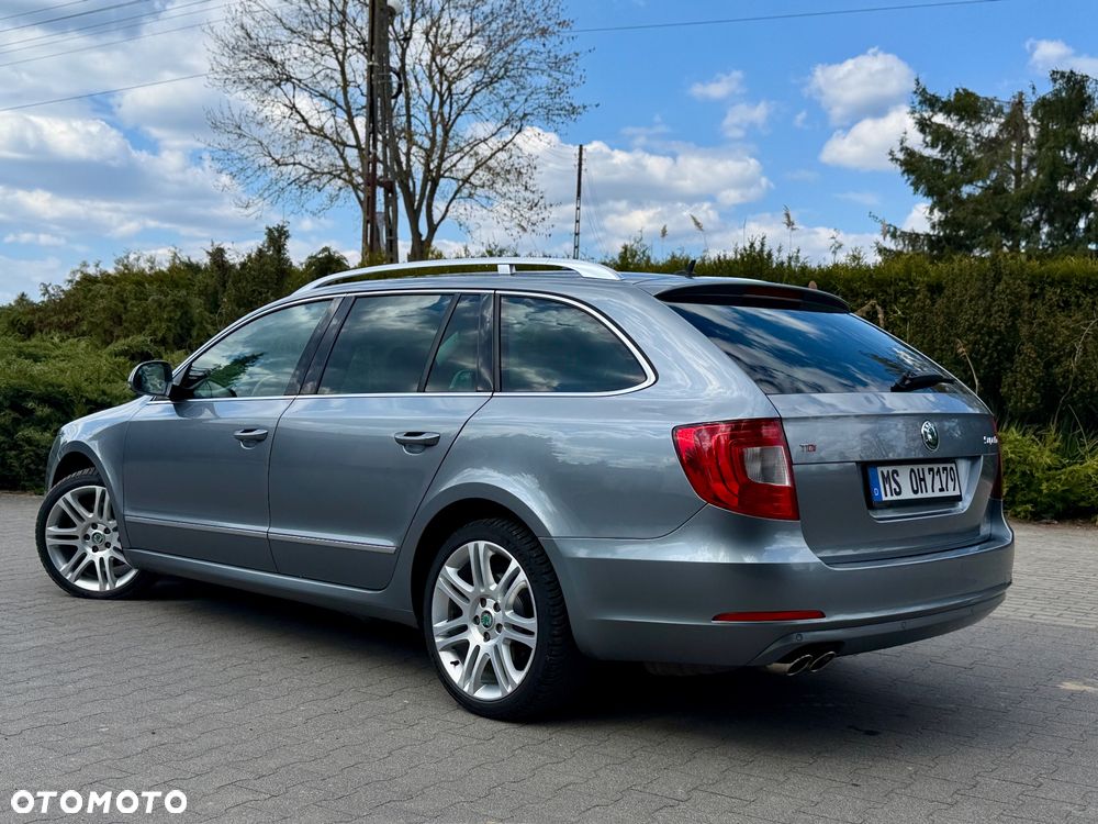 Skoda Superb 2.0 TDI Green tec DSG Elegance - 23