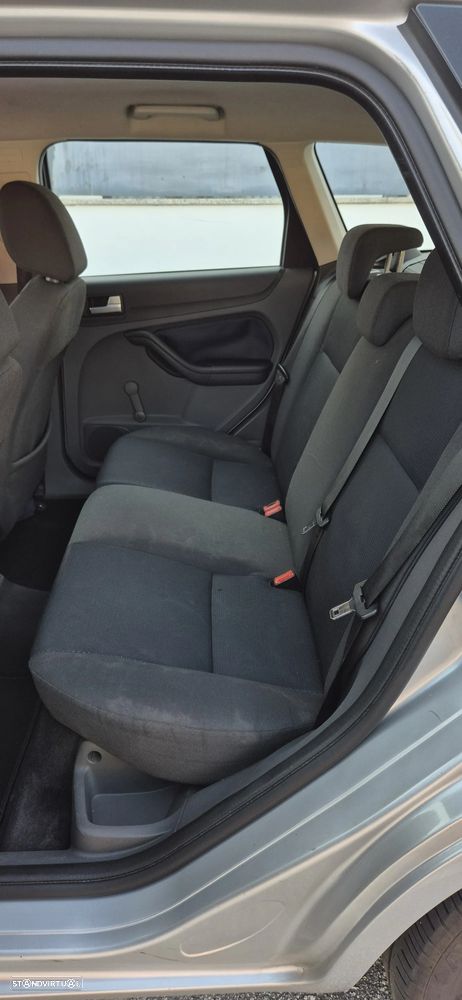 Ford Focus SW 1.6 TDCi Ghia - 5