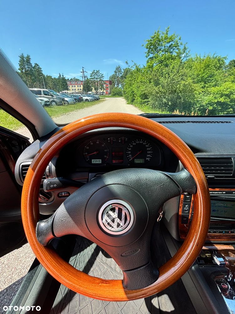 Volkswagen Passat - 18