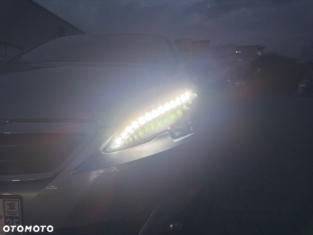 Peugeot 308 PureTech 130 GPF Stop & Start Allure Business-Paket - 39