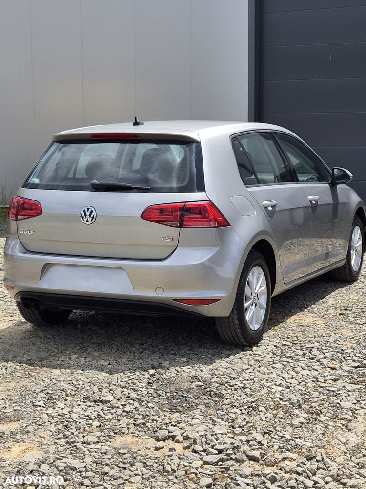 Volkswagen Golf - 5