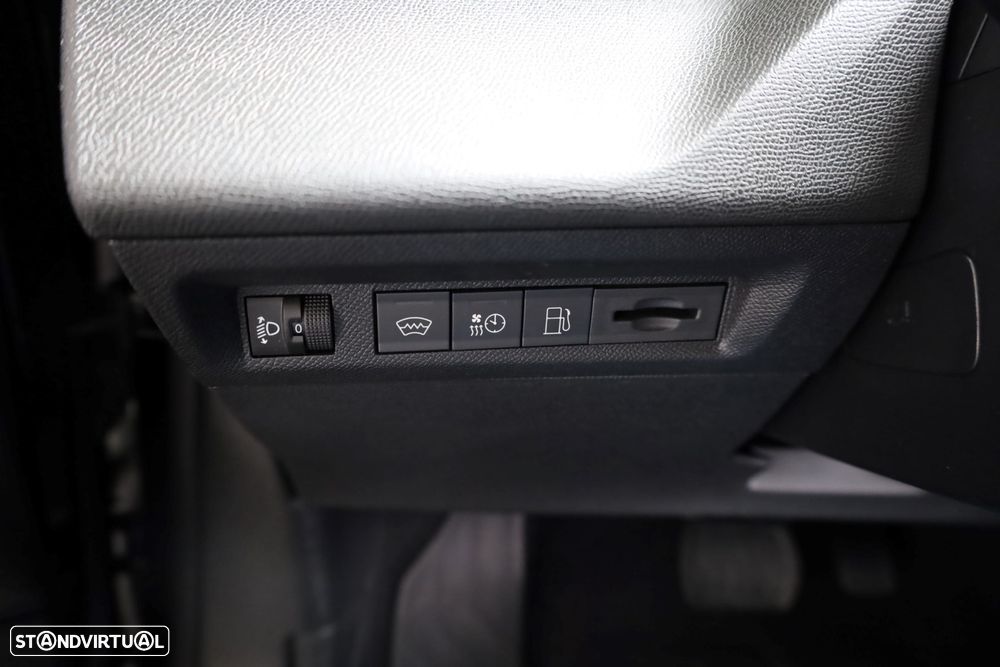 Peugeot 408 180 e-EAT8 Allure - 40