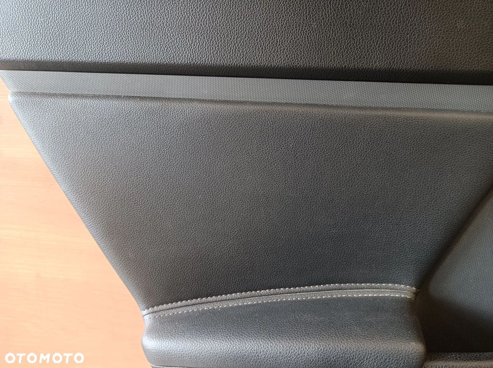 Tapicerka boczek drzwiowy skórzany lewy tył Kia Sportage III 83351-3U000 - 6