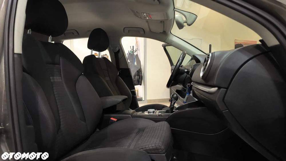 Audi A3 Sportback 1.6 TDI S tronic Ambiente - 37