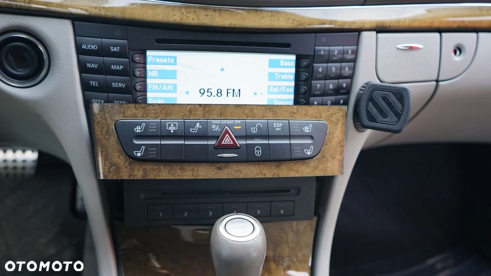 Mercedes-Benz Klasa E 63 AMG 7G-TRONIC - 34