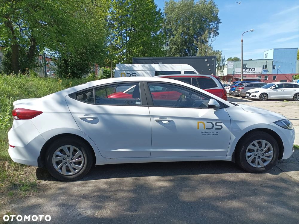 Hyundai Elantra 1.6 CRDi Classic + - 3