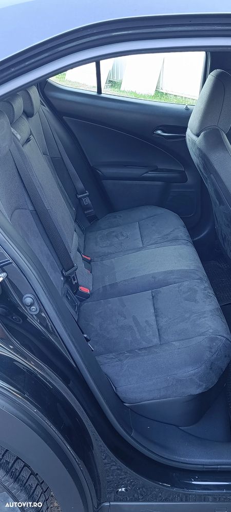 Lexus UX 250h FWD Business - 9