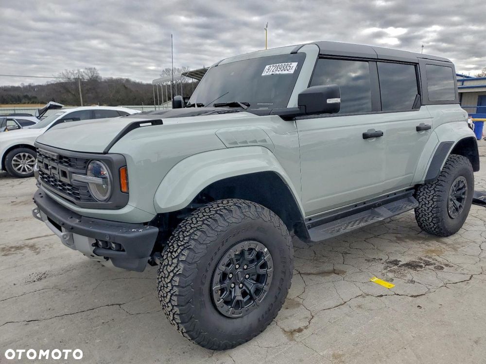 Ford Bronco - 2