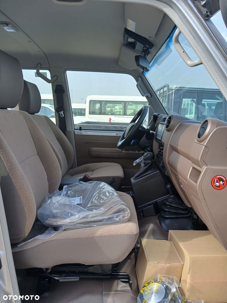 Toyota Land Cruiser - 34