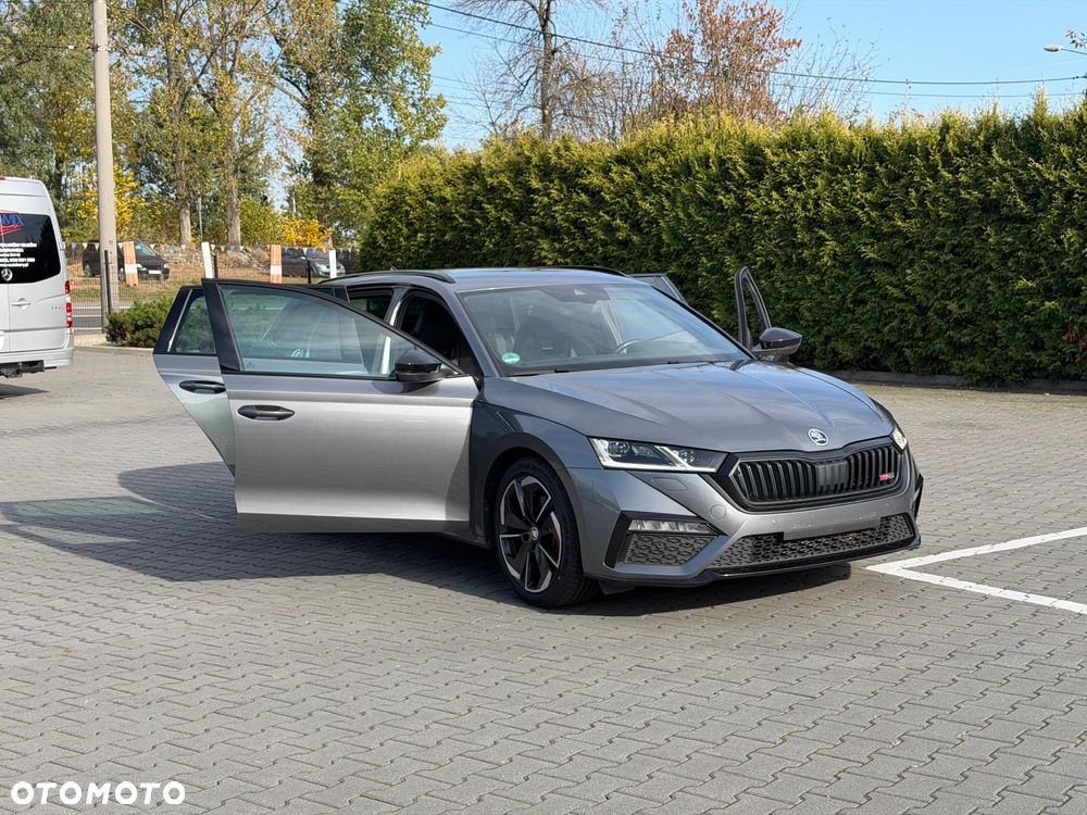 Skoda Octavia 2.0 TDI DSG RS Plus - 8