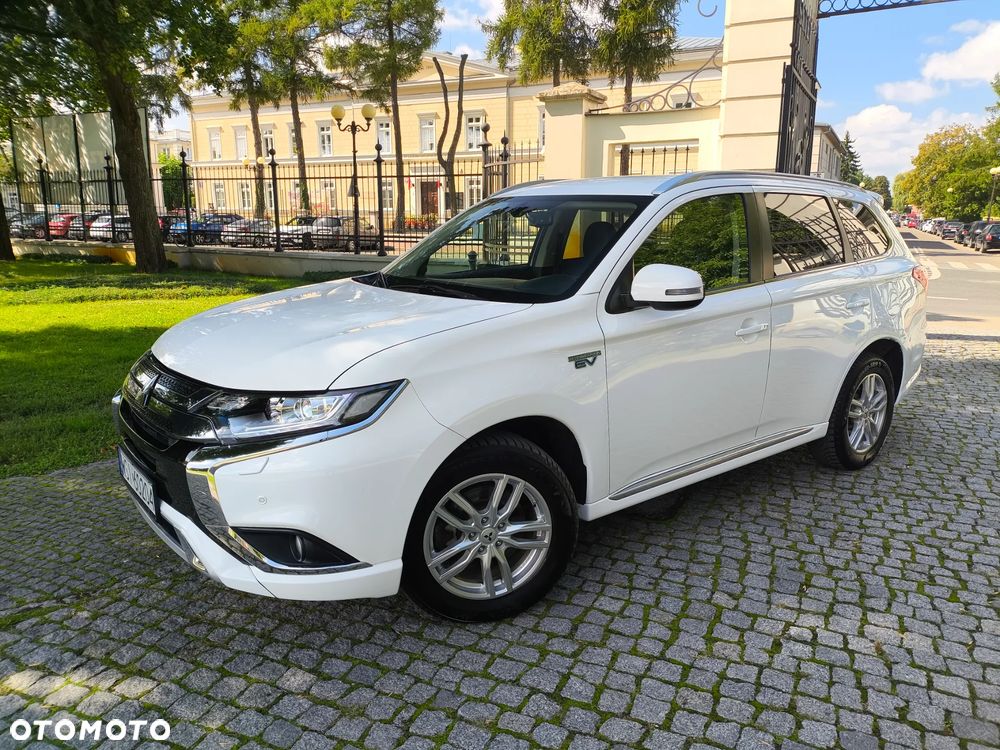 Mitsubishi Outlander 2.4 4WD - 18