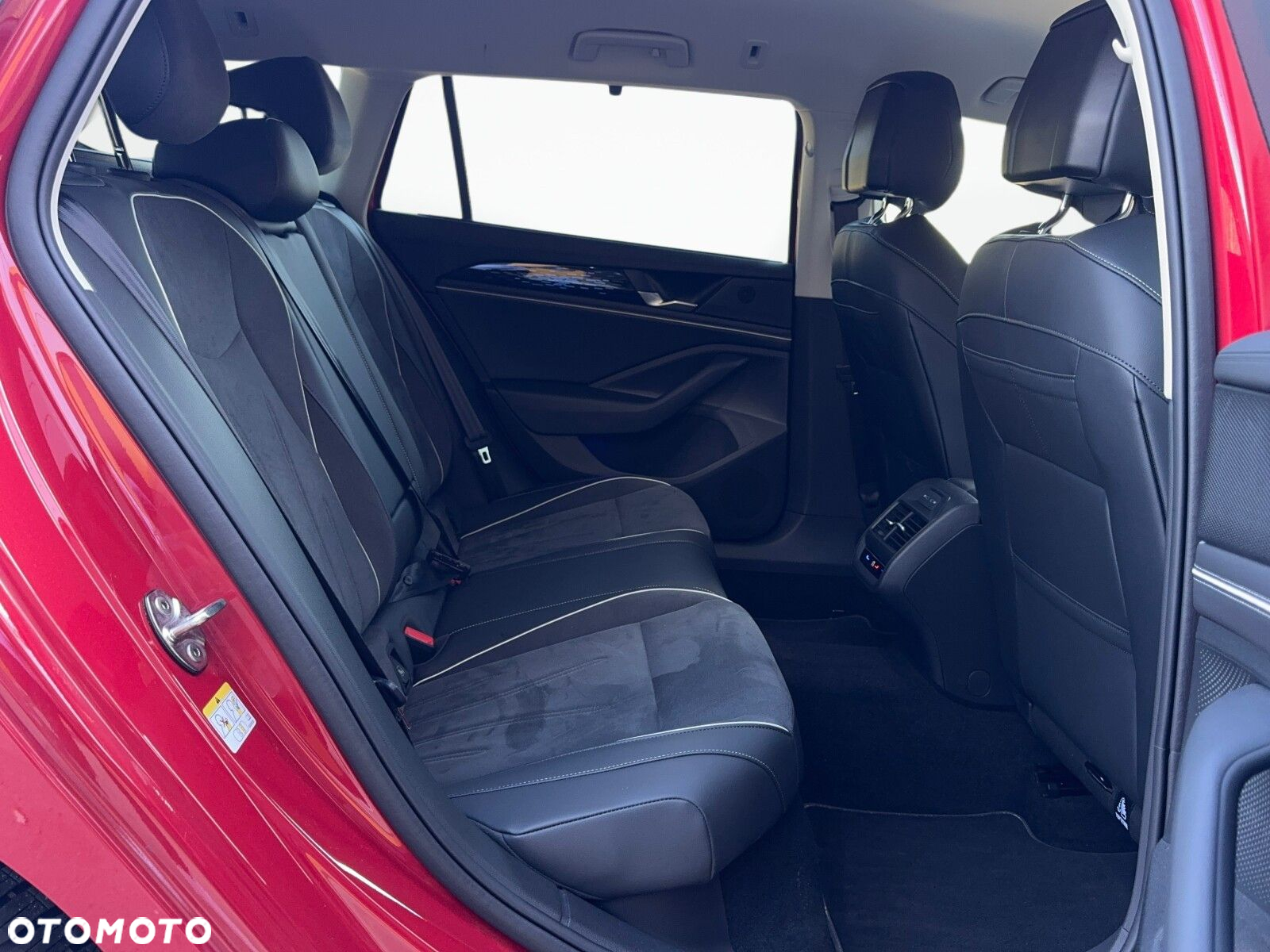 Volkswagen Passat 2.0 TDI EVO Elegance DSG - 16