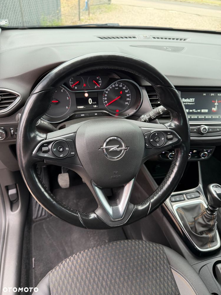Opel Crossland X - 13
