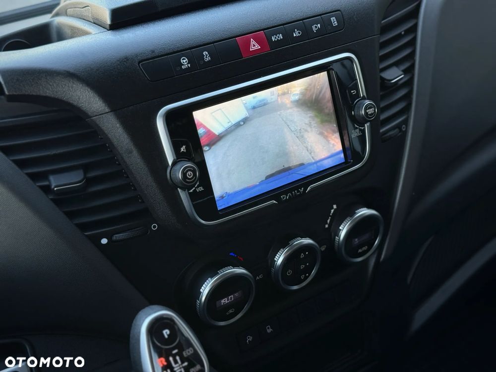 Iveco Daily 35S18 3.0 HPI 180KM / Maxi Długi L4 H2 / 2022 ROK PRODUKCJI / 176.409KM PRZEBIEG/ PNEUMATYKA / ZAREJESTROWANY W PL - 31