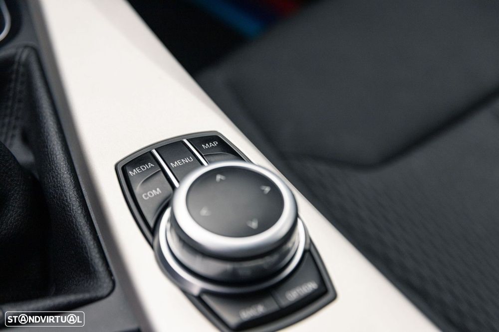 BMW 318 d Touring - 33