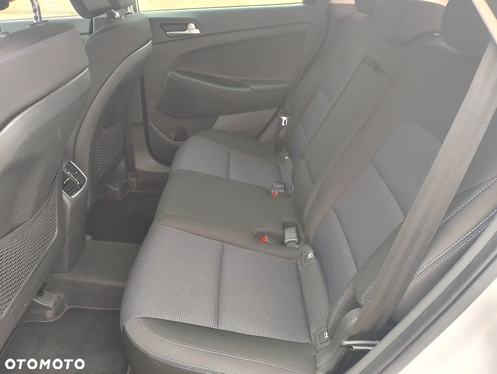 Hyundai Tucson 1.7 CRDI BlueDrive Classic 2WD - 10