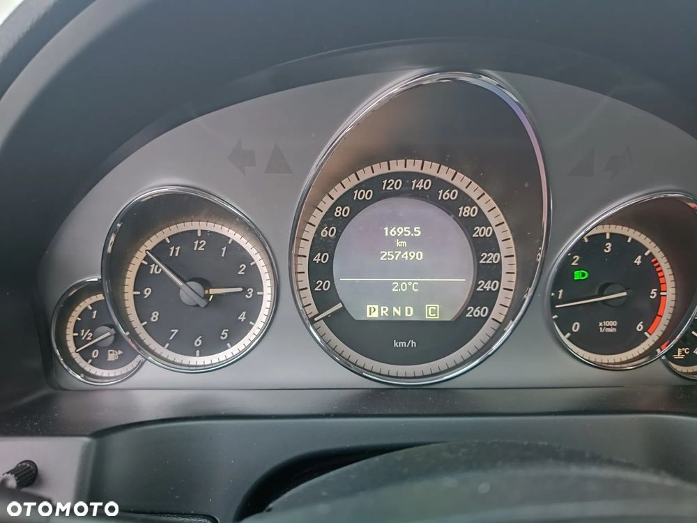 Mercedes-Benz Klasa E - 9