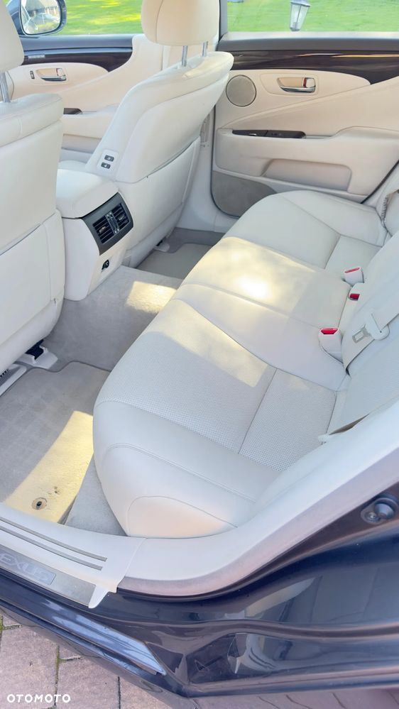 Lexus LS 460 Elite - 11