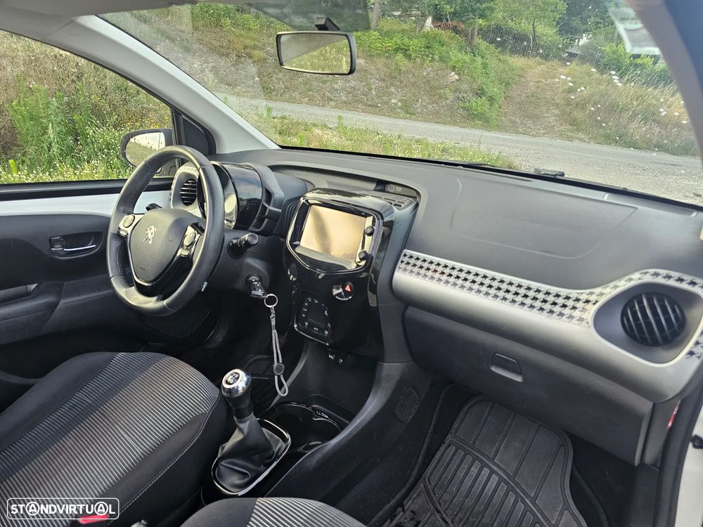 Peugeot 108 1.2 PureTech Allure - 18