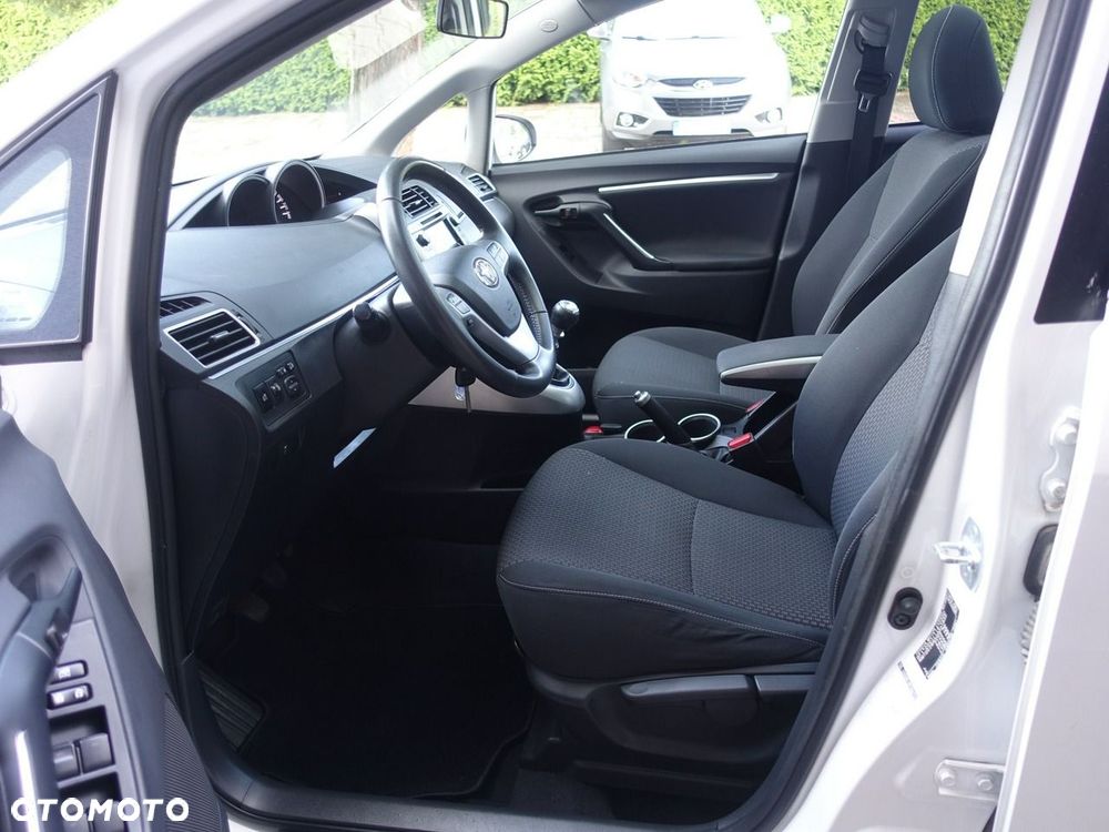 Toyota Verso 1.6 Active - 8