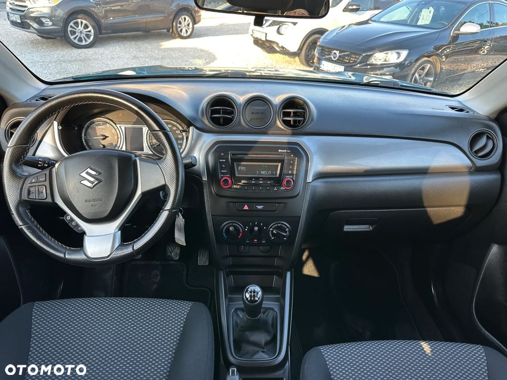 Suzuki Vitara 1.6 Comfort 2WD - 22