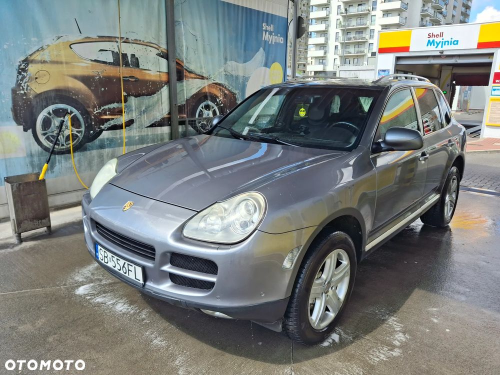 Porsche Cayenne - 1
