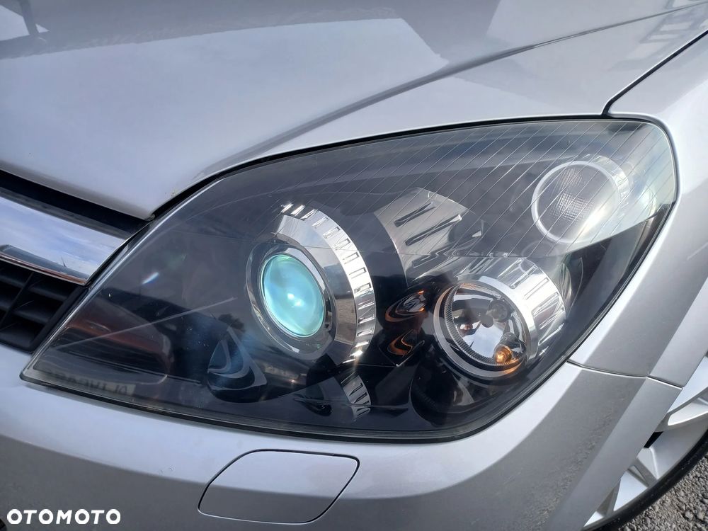 Opel Astra GTC 1.6 Sport - 17