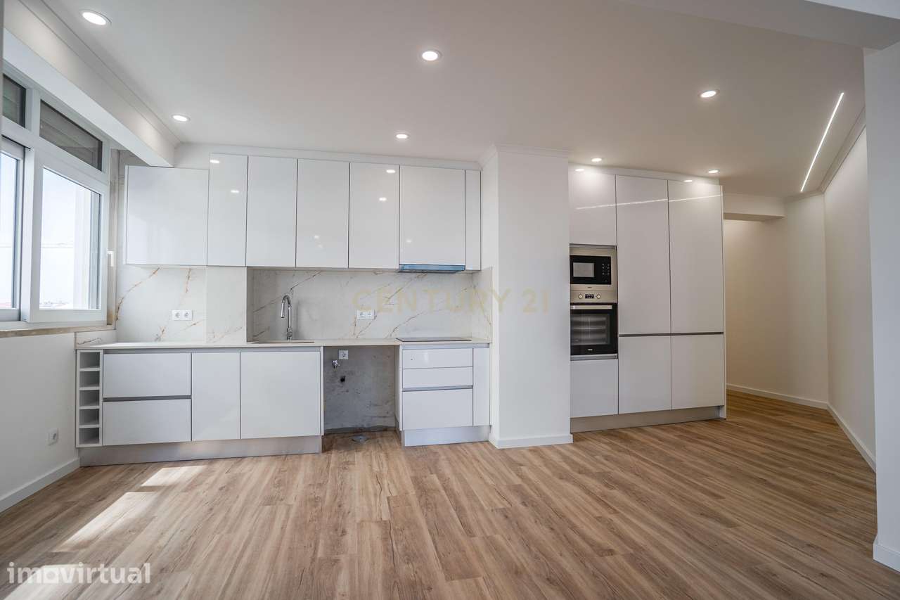 Apartamento T3 Totalmente Renovado | Centro de Caldas da Rainha - Grande imagem: 2/25