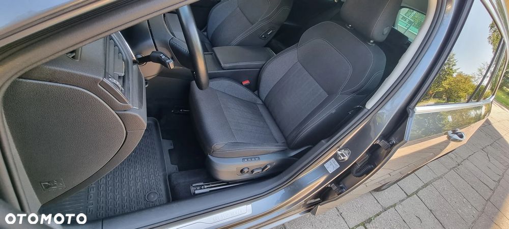Skoda Superb 2.0 TDI SCR Style DSG - 34