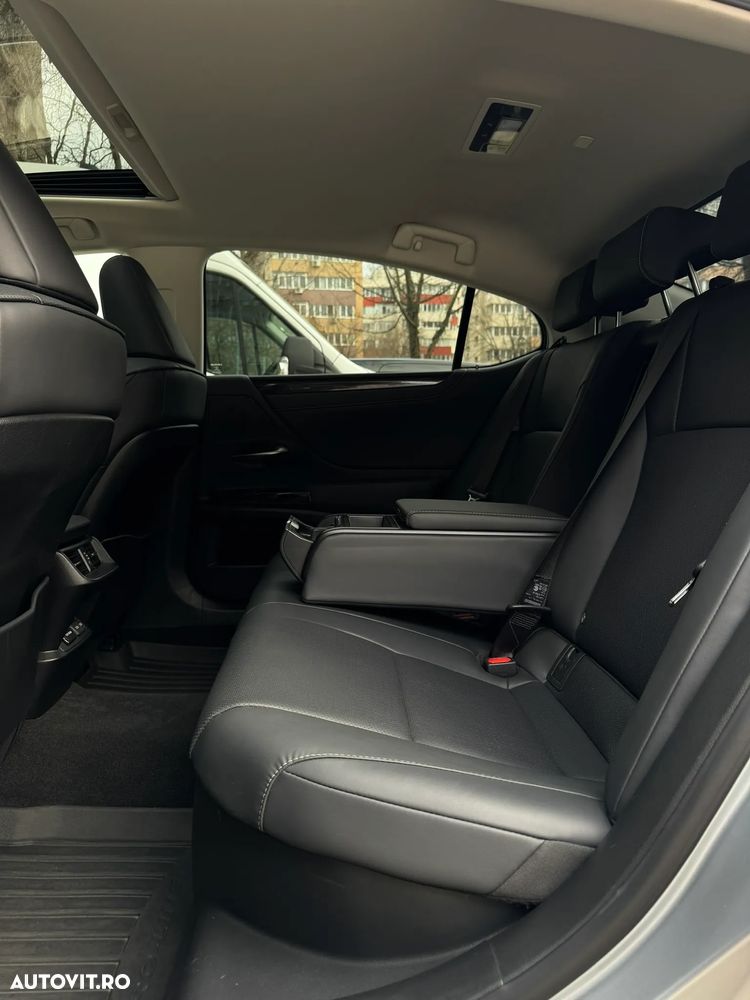 Lexus Seria ES 300h Executive - 14