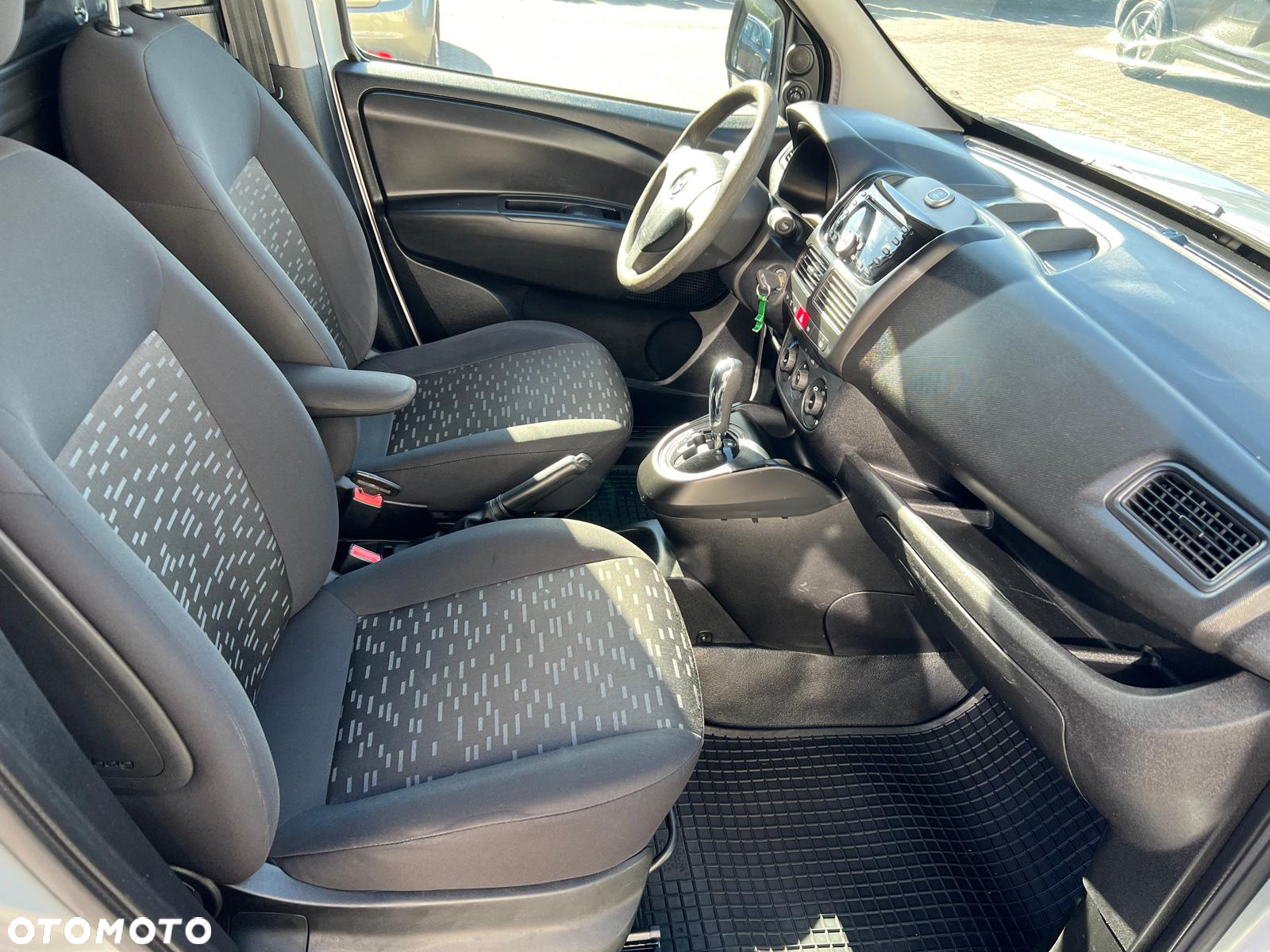 Opel COMBO - 12