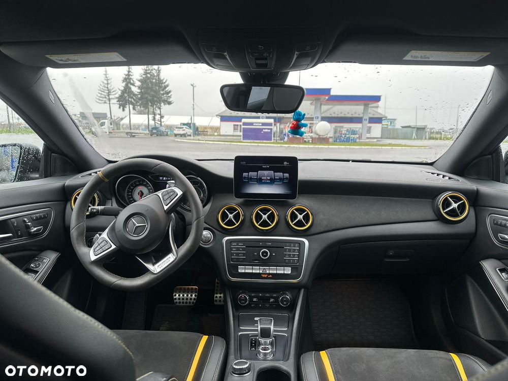 Mercedes-Benz CLA AMG 45 4Matic AMG Speedshift 7G-DCT Yellow Night Edition - 35