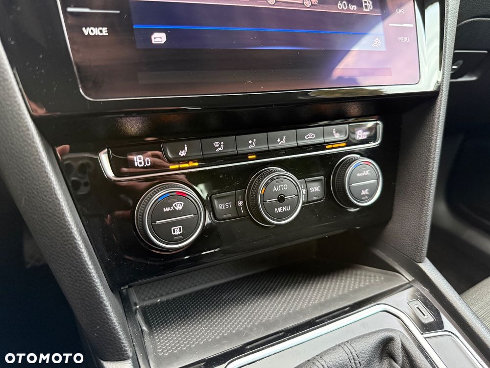 Volkswagen Passat 1.5 TSI EVO Business DSG - 25
