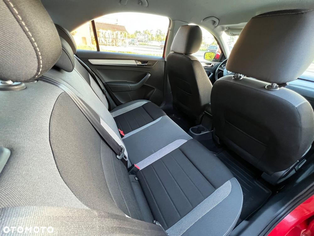 Skoda RAPID - 8